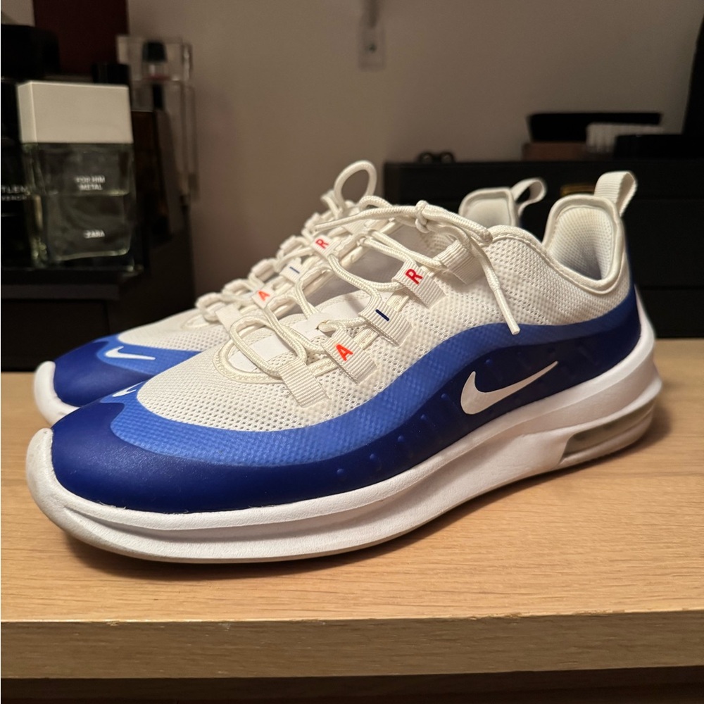 Nike Men's Blue and White Sneakers